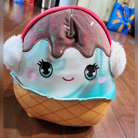 Dessert Sundae Squishmellow - Picture 2 of 5